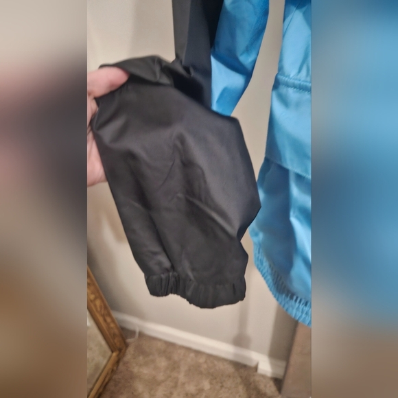 THE NORTH FACE HMLYN Wind Shell Jacket in Blue/black. Size small NWOT - Picture 13 of 16